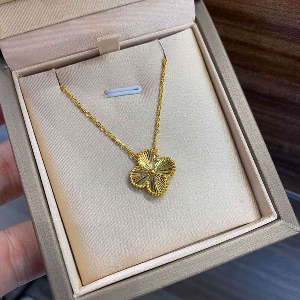 Bijoux de haute qualité 925 collier d'herbe à quatre feuilles femme Xia Chunyin pendentif d'herbe porte-bonheur 2023 meilleur achat cadeau pour petite amie le jour de la saint-valentin Qixi
