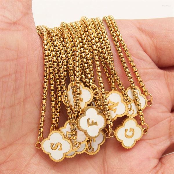 Charme pulseiras sorte trevo pulseira mãe de pérola A-Z letra inicial para mulheres alfabeto jóias 18k banhado a ouro cadeia bileklik presente