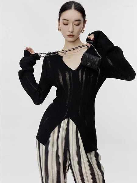 Maglioni da donna Camicia in maglia a maniche lunghe con scollo a V nera scolpita per un design sottile con un pullover unico e snellente