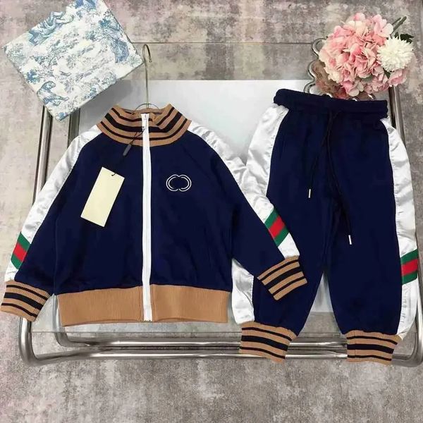 Crianças de casacos para criança roupas de grife novo terno esportivo para meninas de thread de baby alastic com trains de pista infantil tamanho 100-150 jaqueta e calça com zíper de mangas longas de mangas compridas