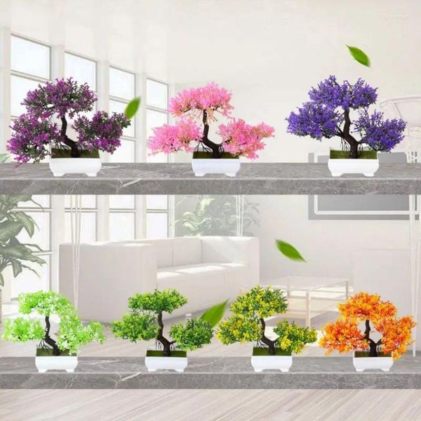 Dekorative Blumen, künstliche Pflanze, Bonsai, kleiner Kunststoff-Baumtopf, gefälschte Blumen im Topf, Ornamente, Zimmer, Zuhause, Tischdekoration, Gartenarrangement