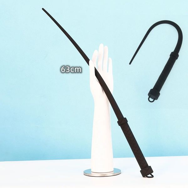 Giocattoli per adulti 63 cm Bondage Boutique Slim Silicone Frustino da equitazione Frusta di cavallo Sesso per coppia Sculacciata Knout Bdsm Fetish Flogger 231219