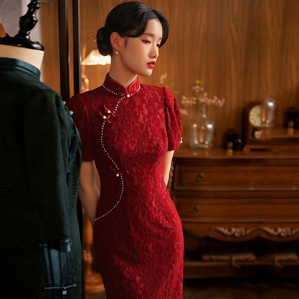 Traditionelle chinesische Cheongsam Hochzeitskleid Wein Rot Spitze Qipao Langes Brautkleid Tee -Zeremonie Mandarinkragen