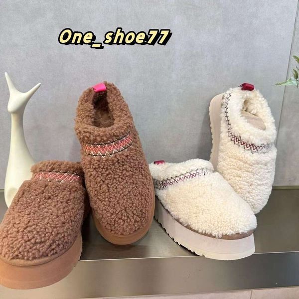 2023 designer chinelos fofos botas para mulheres vestindo mulheres luxo inverno chinelo pele de cordeiro uma plataforma sapatos com elevado