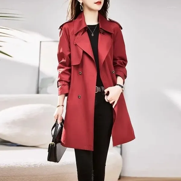 Trench da donna Cappotto stile coreano di media lunghezza 2023 Primavera e autunno Rosso Slim Fit Temperamento Doppio petto High-End