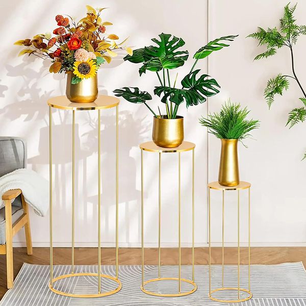Goldfarbener Blumenständer aus Metall für den Hochzeitstisch – Bodenvasenständer für Straßenführungen. Hoher Tischaufsatz für Partys