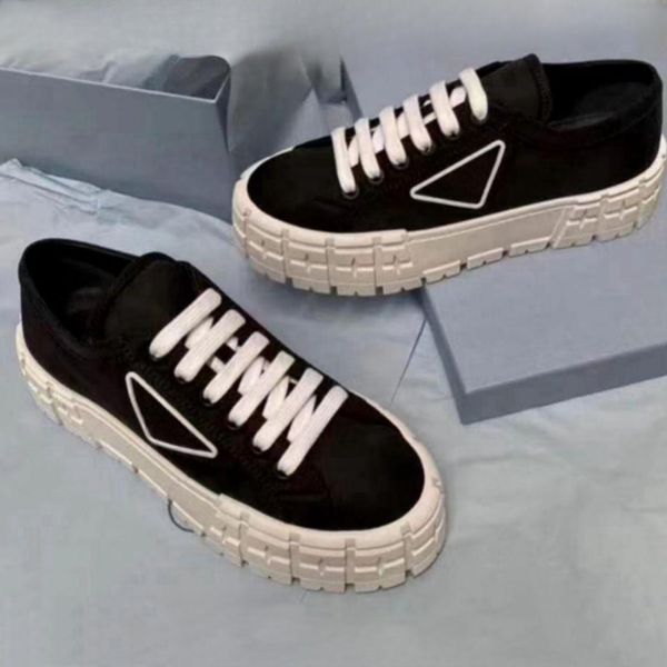 Plataforma sapatos de lona casual triângulo logotipo moda verão pouco branco tênis feminino marca esportiva fundo grosso esponja bolo all-match aumentado tênis preto