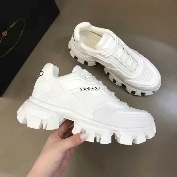 Designer sapatos casuais p Cloudbust Thunder 19fw Symphony Black White Sneakers Capsule Series Lates Trainers Borracha Low Top Platform Sneaker 056