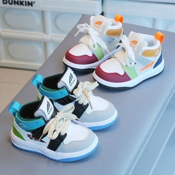 Athletische Outdoor-Kinder 2024 Frühling Herbst Freizeitschuhe Kinder High Top Trend Sportschuhe Jungen Mädchen Cartoon Mode Board Schuhe Sneakers 231218