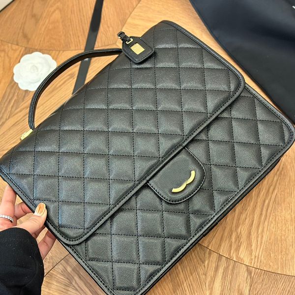 Дизайнерская черная сумка-рюкзак из блестящей лакированной/икорной кожи 32x27 см с ромбовидной решеткой, стеганая золотая фурнитура, регулируемый ремень, женская большая школьная сумка через плечо