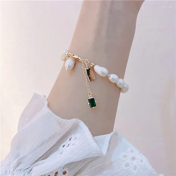 Charm Armbänder natürliches frisches Wasser weiße ovale Perlenperlen für Frauen Girl Green Square Pendant Armband Schmuck Brazalete