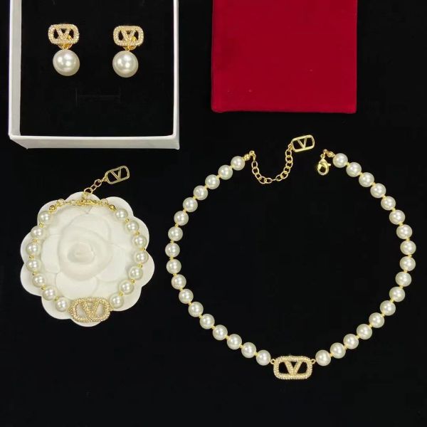 Cor fria de alta qualidade latão feminino designer colar luxo pingente moda branco pérola pulseiras cheio diamante conjuntos extravagantes 2024