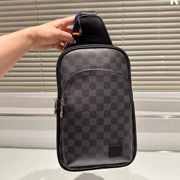 Tasarımcı Sling Çantası Göğüs Çantası Lüks Erkek Çanta Çantası Crossbody Bag Çift Zip Kapatma Özel Tuval Seyahat Çantaları Klasik Deri Presbyopia Messenger Çantası Prpu