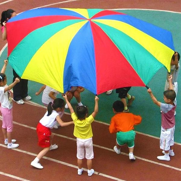 Sportspielzeug 26M -Durchmesser Outdoor Camping Regenbogen Regenschirm Fallschirm Spielzeug Jumpsack Ballute Spiel Interactive Teamwork -Spiel für Kindergeschenk 231219