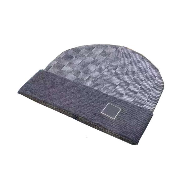 Cappello di marca 2024 per uomo e donna in inverno Versatile cappello lavorato a maglia nero di lana, cappello freddo con fascia per isolamento termico esterno