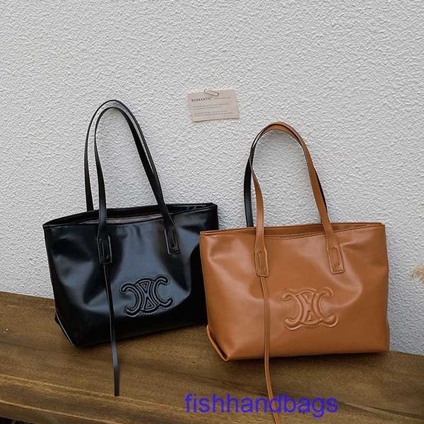 Лучшие оригинальные оптовые сумки Celins's Tote Sags Online Shop Fashion и универсальная большая сумка для женщин 2023 Новая осенняя зимняя мощность один с настоящим логотипом