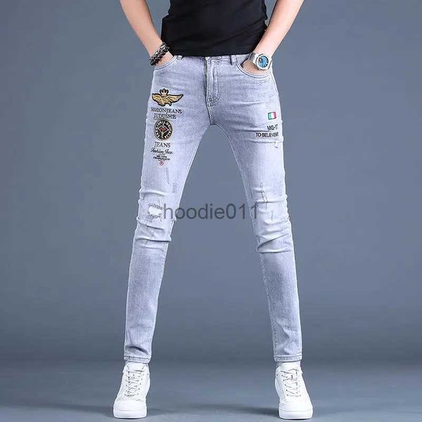 Calças de brim masculinas mendigo estilo masculino magro-ajuste jeans rasgados de alta qualidade bordado estiramento calças jeans arranhões sexy calças jeans cinza; L231220