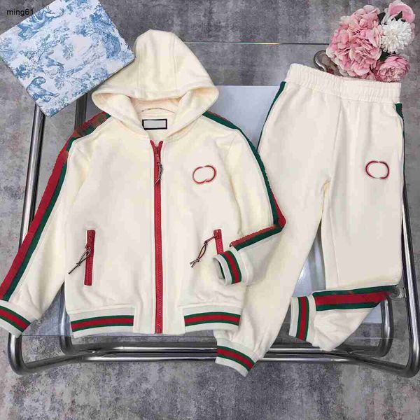 Tuta da bambino di marca Designer baby Tuta sportiva di alta qualità Taglia 100-150 Giacca da ragazzo con cerniera e pantaloni della tuta Dec10