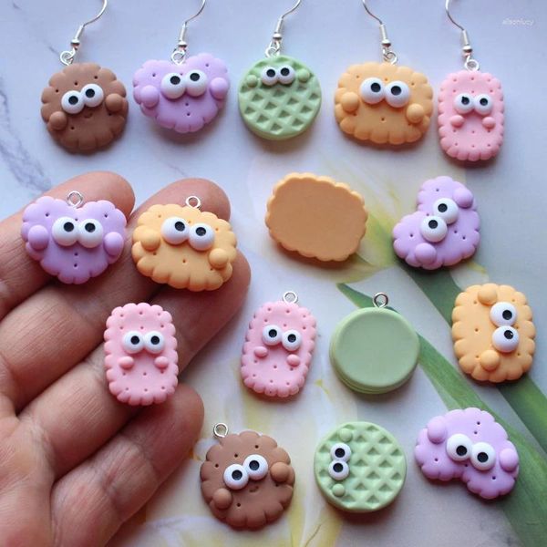 Charms 10pcs karikatür büyük gözler bisküvi reçine kurabiyeleri kolye çizgiler düz back scrapbooking diy mücevher kolye bilezik küpe yapım