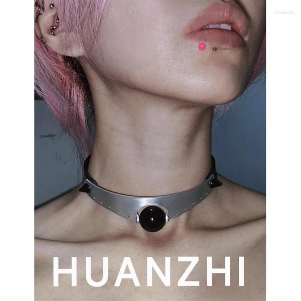 Halsband HUANZHI Y2K Punk Rosa Schwarz Perlen Nieten Kunstleder Unisex Einfache Personalisierte Halskette Trendiger Schmuck Für Frauen