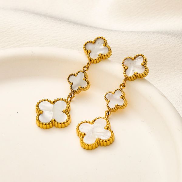 Orecchini di design a forma di trifoglio 4/quattro foglie Vc Stud Orecchini di lusso stile gioielli Stile retrò Orecchini placcati oro 18 carati Coppia regali per la famiglia Regalo di gioielli AAAA