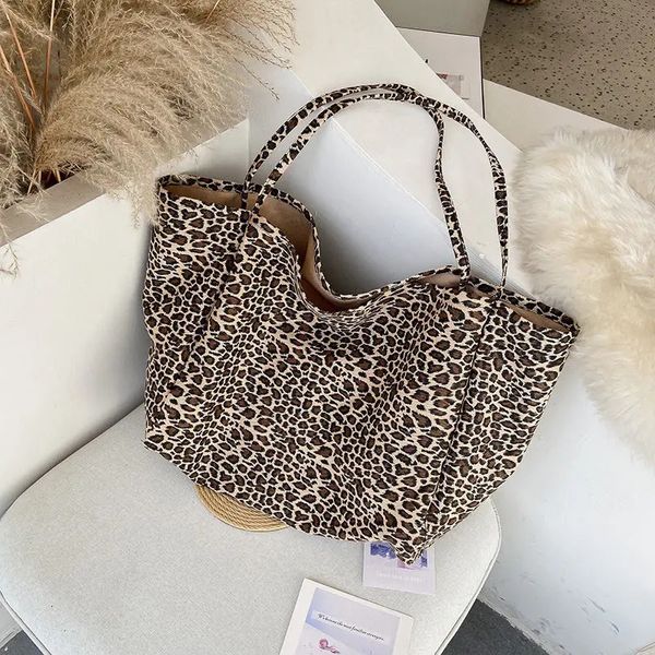 Sacos de compras Grande capacidade leopardo impressão sacola bolsa de lona feminina moda casual compras eco amigável bolsa de ombro 231219