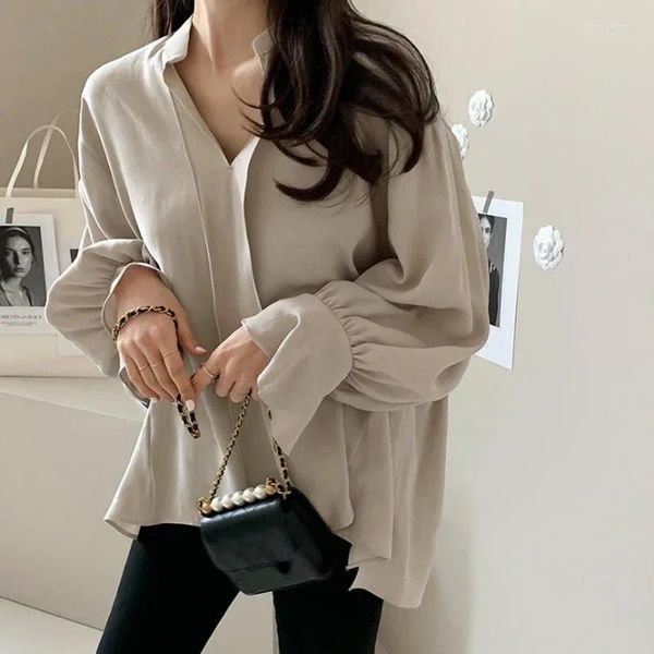 Camicette da donna Camicia in chiffon con scollo a V a maniche lunghe coreana Moda donna Camicetta semplice allentata Office Lady Flare Top Abbigliamento casual 30324