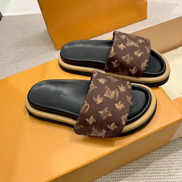 Designer travesseiro mules luxo mulheres chinelos de praia senhoras piscina sandálias conforto acolchoado cinta frontal plana mule chinelo moda deslizamento em slides