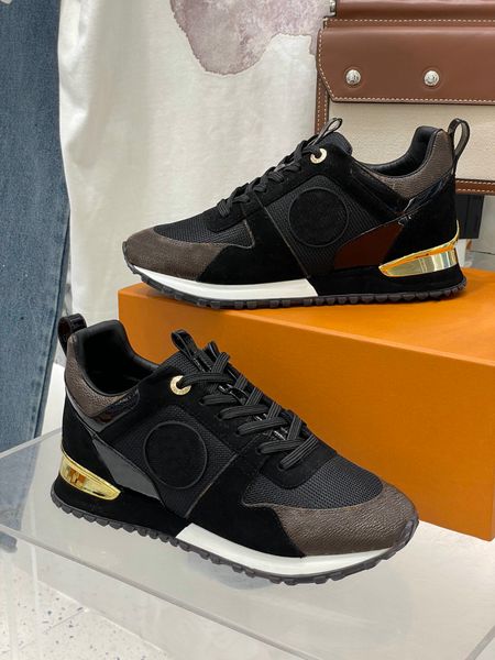 Tasarımcı Koşu Eğitmenleri Ayakkabı Düşük Üst Calfskin Deri Sneaker Ayakkabıları Kadın Erkekler Rahat Yürüyüş Toptan Ayakkabı Çift Koşu Sporları EU35-46