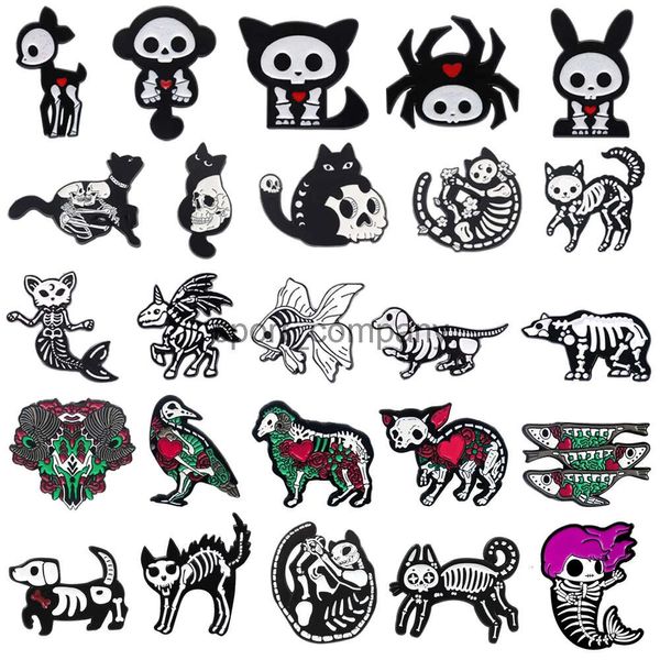 Kreatives tierisches Skelett Emaille Brosche Katze Spider Kaninchen Affe Einhorn Fisch Bär Crow Kuh Schafsschädel Badge Punk Pins Schmuck Schmuck