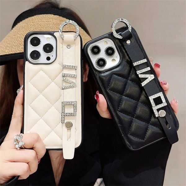 Capa de telefone de couro Rhombus Iphone 15 Pro Max 15pro 15 Womens Fashion Phone Shell 14 12 Pro Pulseira com suporte de diamante Luxury 13 Phone Holder Cover