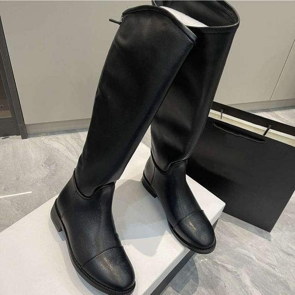 Chanelity Botas femininas bordadas intertravadas c clássicas de couro preto coxa alta bota alta corrente fosca polida com zíper lateral guarnição botas longas para festa de casamento