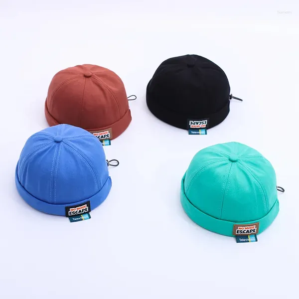 Berets Sommer Korea Retro Aufkleber Eisbär Vermieter Männer Frauen Brimless Docker Cap Streetwear Motorhaube Homme Melone Hut Schädeldecke