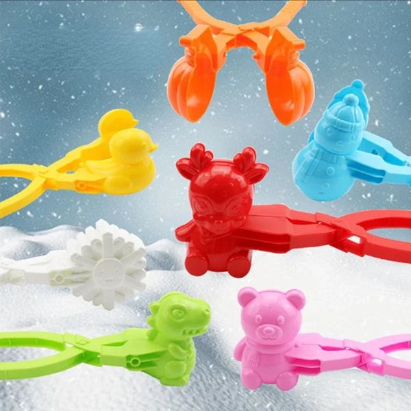 Giocattoli sportivi 4pcs carini orso clip da neve da palla di neve argillosa maker creativo di neve da palle di neve per bambini all'aperto 231219