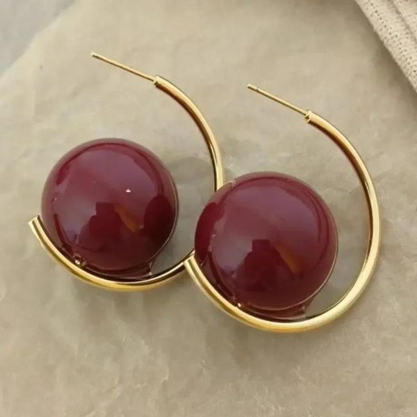 Orecchini a bottone francese di lusso bordeaux perla di nicchia a forma di C per le donne temperamento semplice retrò 2023 accessori di gioielli