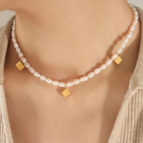 Collane a sospensione Autumn e inverno Gioielli da donna piccola collana quadrata per perle artificiale Temperamento di lusso