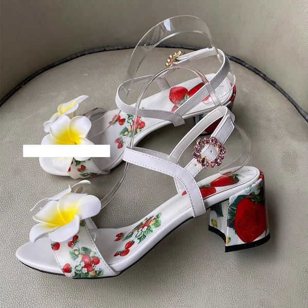 2024 Kadın Bayanlar Orijinal Patent Sandalet Elbise Ayakkabı 6cm Chuckly Yüksek Topuklu Peep-Toe Düğün Partisi Baskı Toka Kayışı Elmas Bohemia 3D Çiçek Çilek Siz 35-43