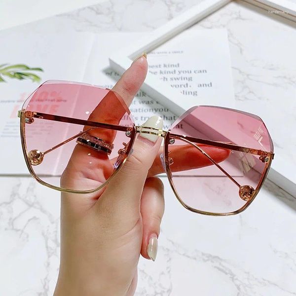 Occhiali da sole 2023 Semi Rimless Telaio in lega da donna Trendy Occhiali da sole rosa Occhiali da vista femminili Occhiali Protezione UV400