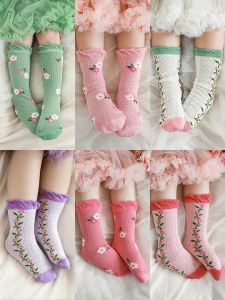 Çocukların sevimli kontrastlı renk örme çoraplar yaz kızları sevimli çiçek bebek nefes alabilen orta tüp çorap 231221