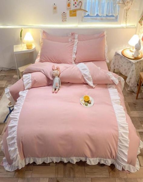 Set di biancheria da letto corean Rufflet Copertura letto Lince Princess Pink Cottonpolyester Solid Bedbothes Queen Home Textile Four Season12511337