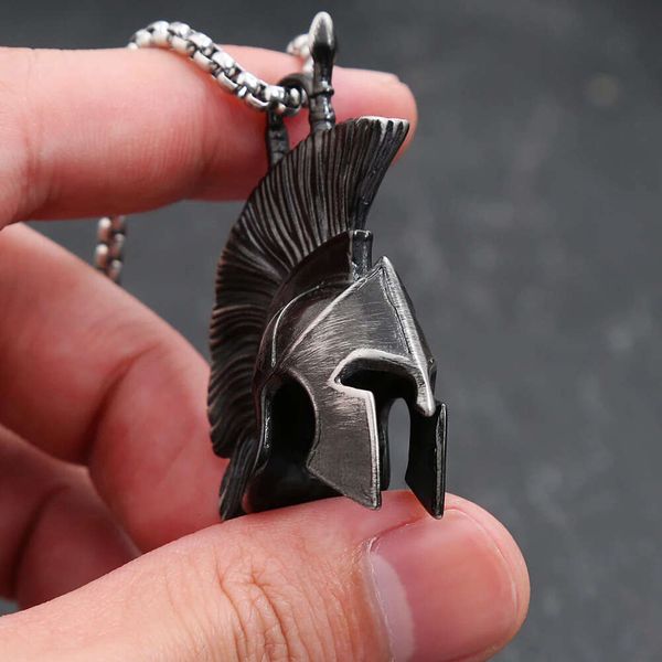 Rock Black Spartan Halskette Edelstahl Warriors Helm Anhänger einzigartige Amulett Viking Totem Herren Personalisierte Retro Halskette Indische Schmuck Geschenke Großhandel Großhandel