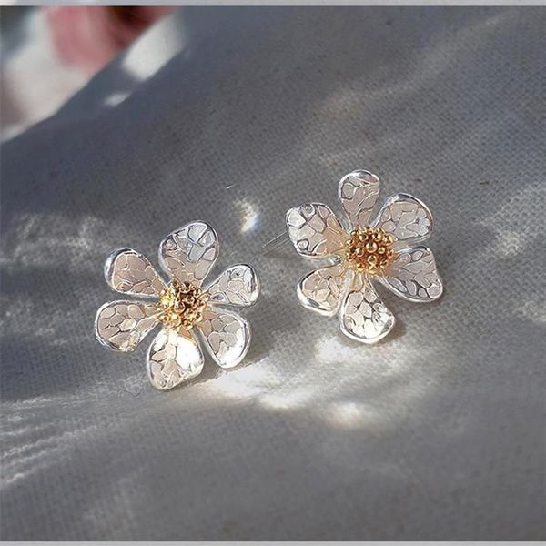 Design coreano moda jóias elegante flor branca brincos estilo verão férias praia festa para mulher stud218m