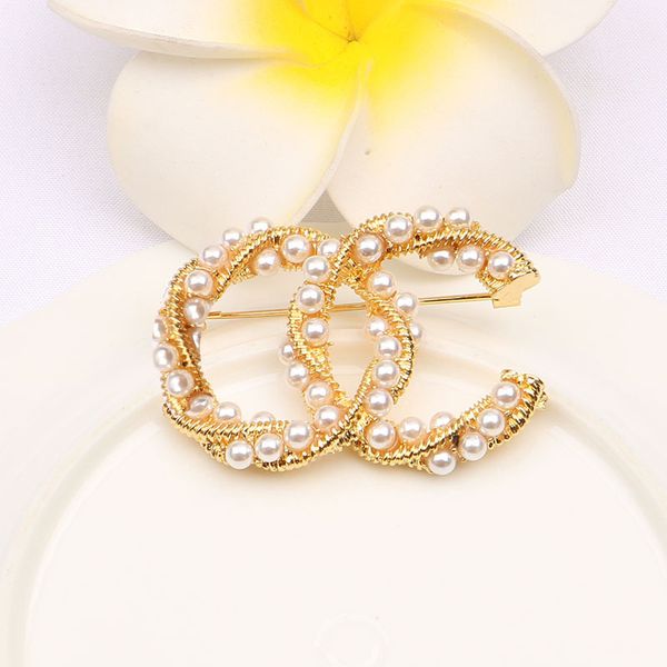 Designer Diamond Brand vergoldete Perlennadeln Mädchen lieben Schmuck Hochzeit Party Vielseitige Blumenbrosche