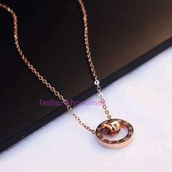 Designer Jewelry Classic Gold Rose Gold Titanium Necklace Women Simple Celebrity Circle Celebrity Circle Roman Alphabet Diamonds COLLAGLE