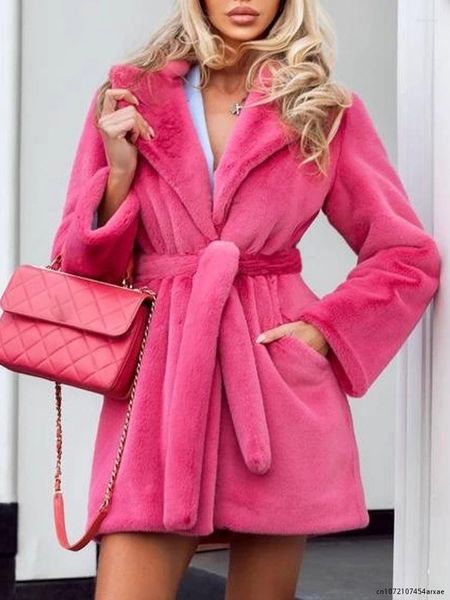 PELO FULHO FULO DE INVERNO DE INVERNO DE INVERNO DE CLARO Turnante Rose Red Luxury Casat Faux com cinto 2023 Casuais Casuais Manga longa Casacos externos