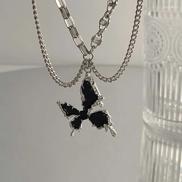 Colares pendentes Colar de borboleta líquida preta gótica punk para mulheres de metal de metal de metal prata borras de borda Y2K Jewelry Gifts