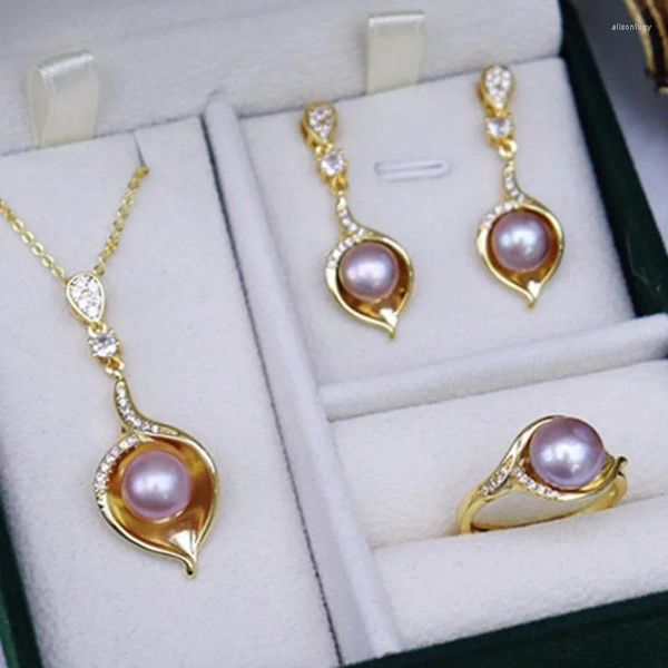 Catene Collana di perle d'acqua dolce Set versatile da donna Accessori moda Orecchini a bottone in argento sterling Anello pendente Tre pezzi