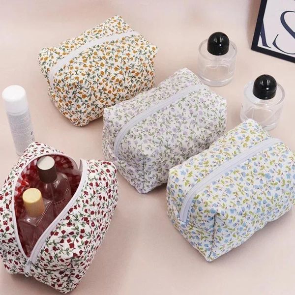 Depolama çantaları Kore tarzı çiçek kozmetik çanta güzellik makyajı organizatörü peluş seyahat cilt bakımı fermuar torbası tuvalet