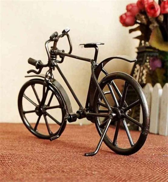 Estatueta de bicicleta antiga nostálgica, artesanato de metal, acessórios de decoração para casa, ornamento de bicicleta, modelo em miniatura, presentes de aniversário para crianças 24013600