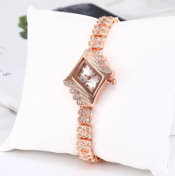 Armbanduhren Uthai CQ128 Modische diamantförmige Uhrkopf-Weizen-Ohr-Bügelfrauen mit eingelegtem Armband-Quarz